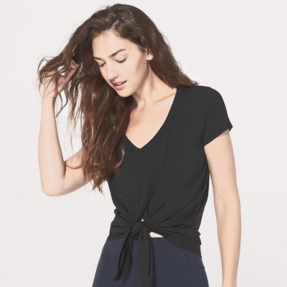 Lululemon Knot a problem tee